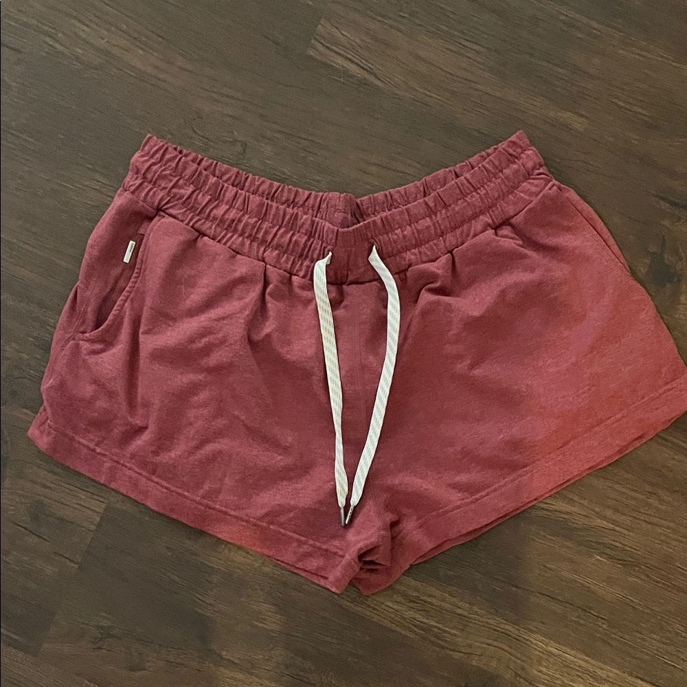 Vuori Women's Athletic Shorts in Redish sz med.